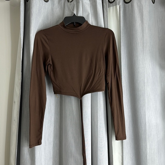 Brown crop top 🤎 - Picture 2 of 3